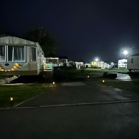 Tattershall Lakes Hot Tub Lodge Breaks Exteriér fotografie